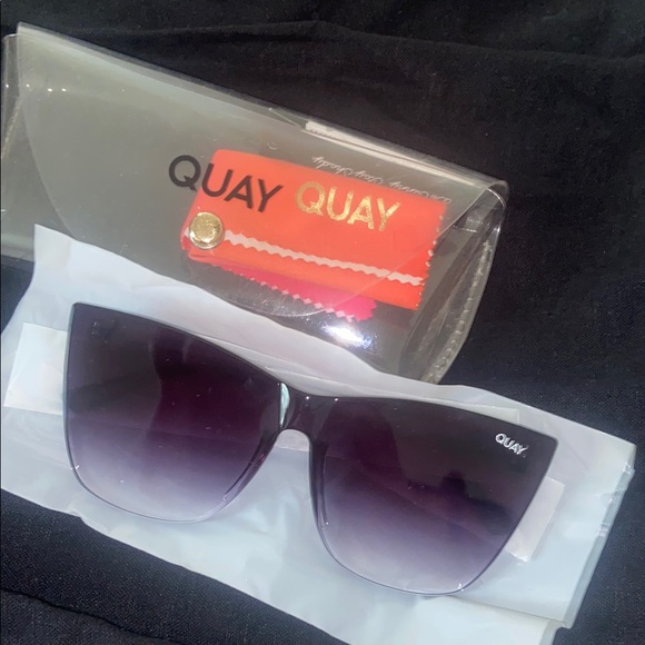 Quay Australia Black “come thru” - Picture 4 of 4
